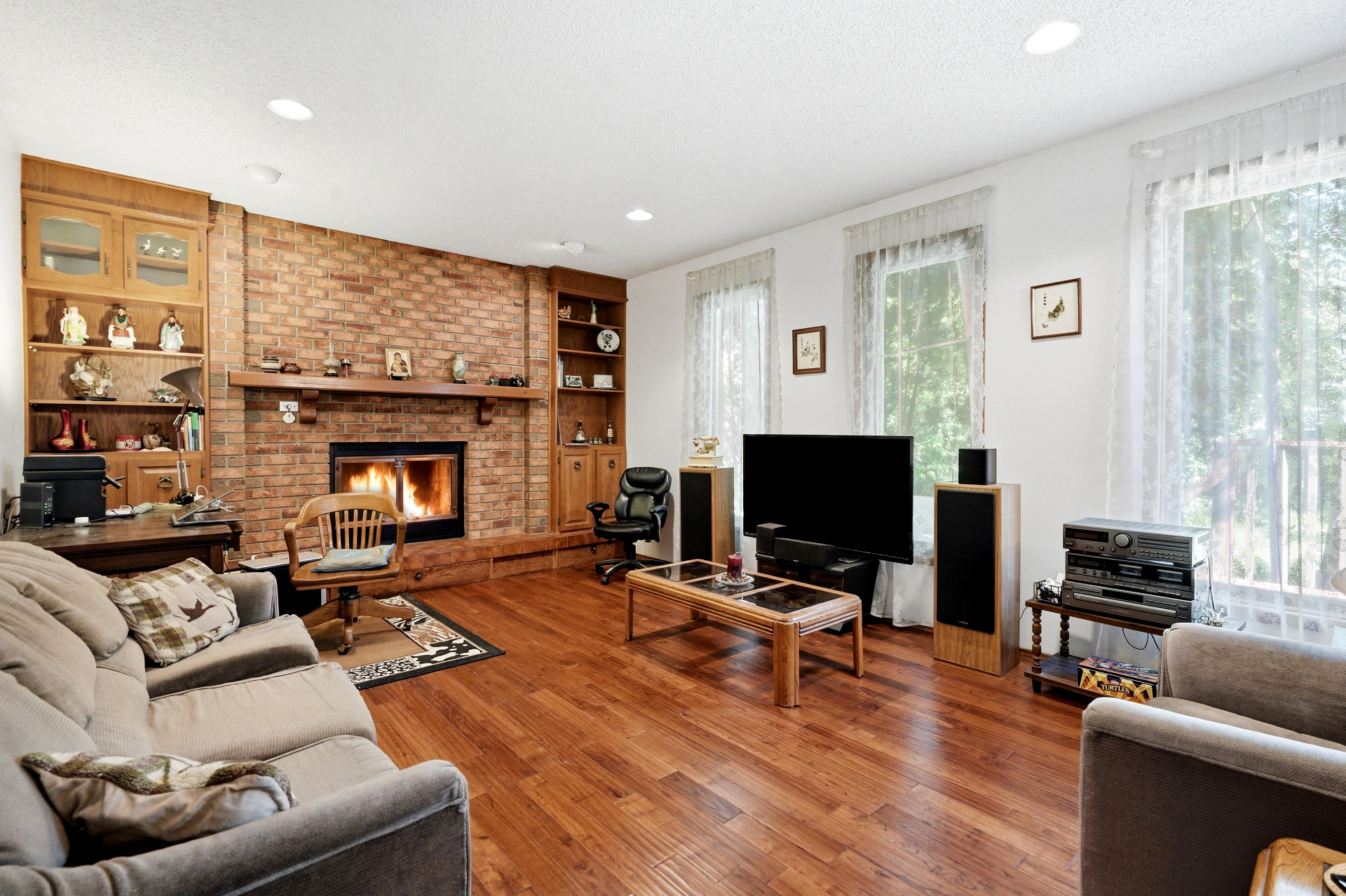Lakeview双层独立屋 4卧｜3卫｜2,119尺｜双车库| 211 Keeley Cres——林与唐地产 - 2